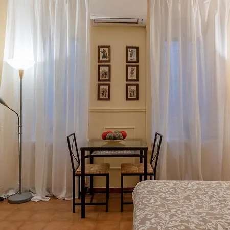 Guesthost - Piazza Navona & Pantheon Apartment