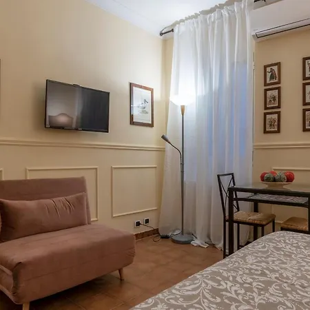 Daire Guesthost - Piazza Navona & Pantheon